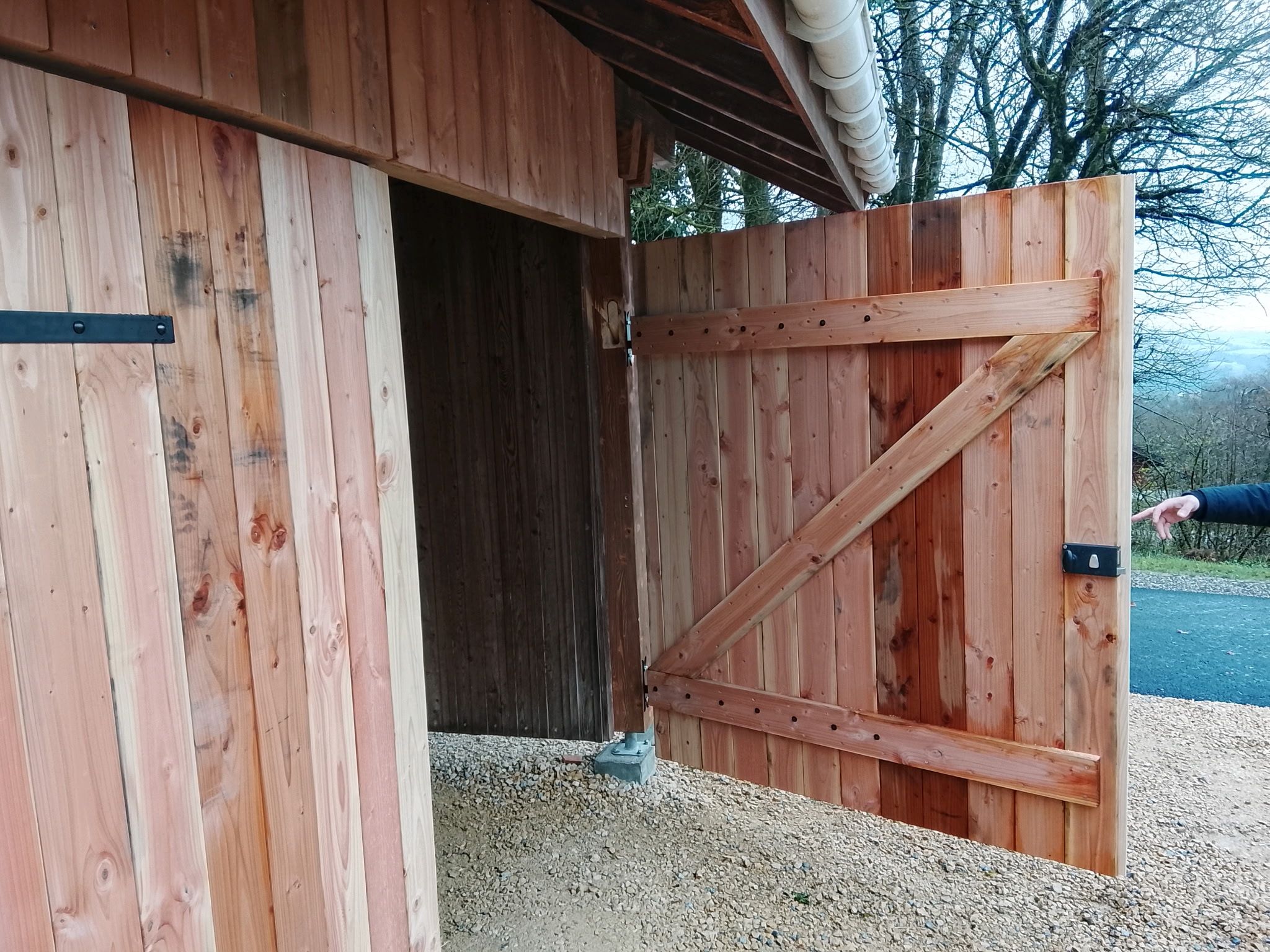 Réalisation charpente portes bois